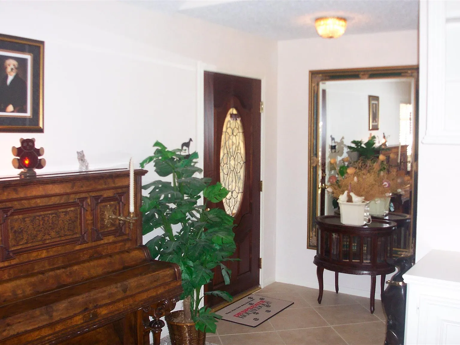 3 bed, 2.0 bath, 1696 sqft, $2,000 — Photo 2