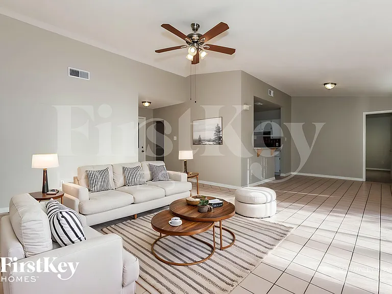 16219 Pebblebrook Dr — Photo 5