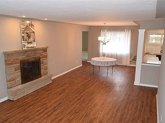 3rd image of 22711 Hilliard Blvd