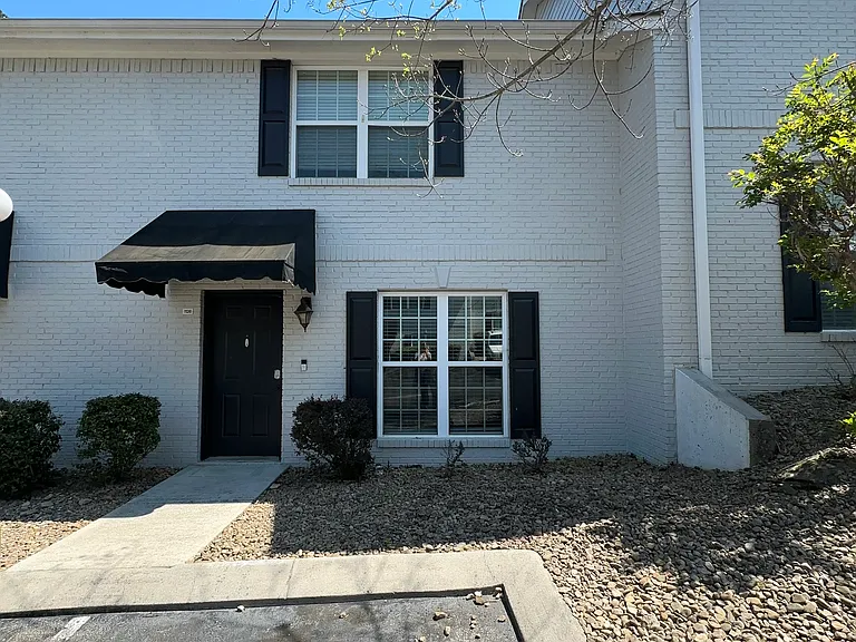 1126 Maple Tree Ln — Photo 35