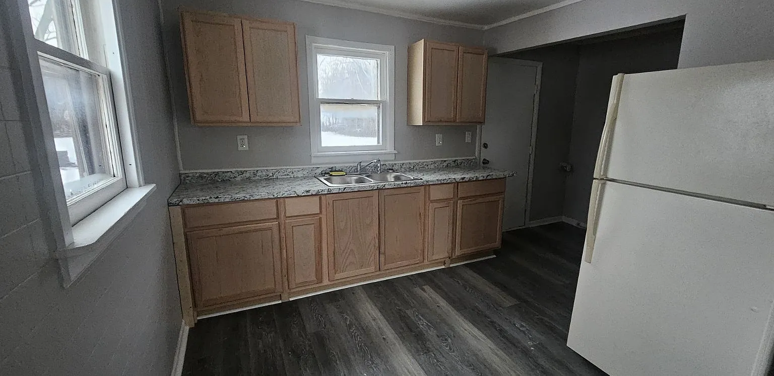 3 bed, 1618 sqft, $1,900 — Photo 4