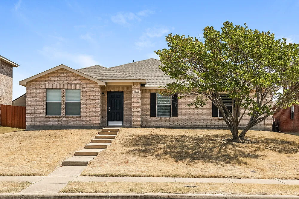 3 bed, 2.0 bath, 1934 sqft, $2,180 — Photo 1