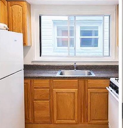 4th image of 3219 Lurting Ave