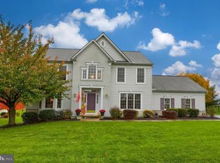 11 Crimson Ln, Lititz, PA 17543
