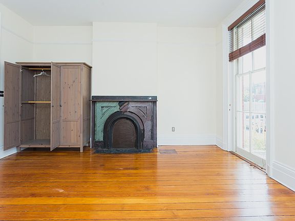 4th image of 20 W Marshall St #2