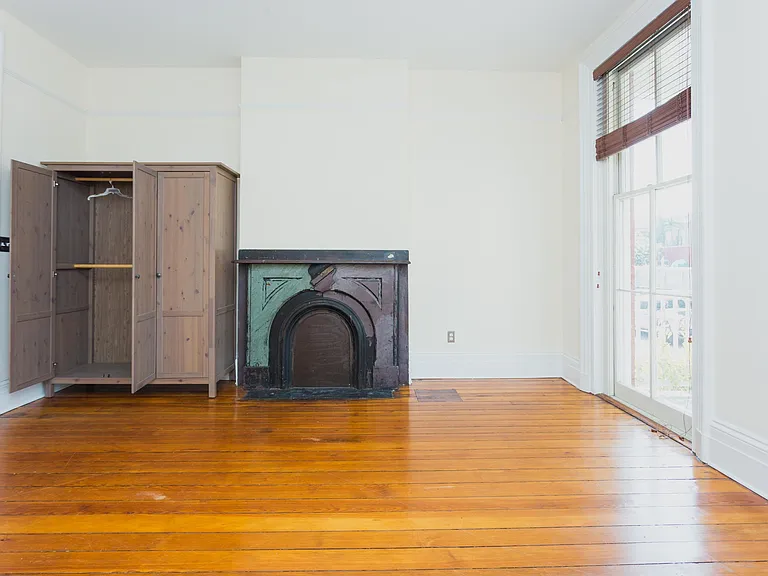 20 W Marshall St #2 — Photo 4