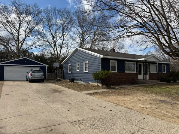3305 Burlingame Ave SW, Wyoming, MI 49519