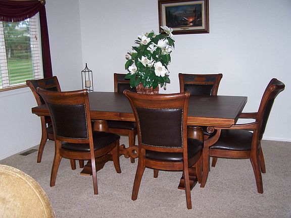 FORMAL DINING