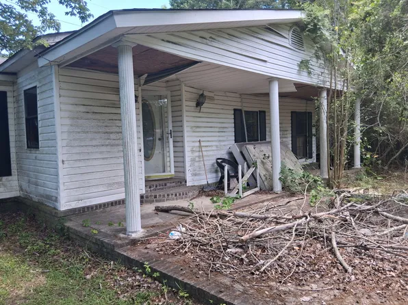 106 Hardrick Dr, Moncks Corner, SC 29461