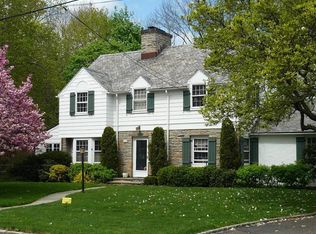 17 Foxhall Pl, Scarsdale, NY 10583