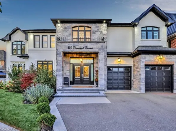 220 Moorland Cres, Hamilton, ON L9K 1S6