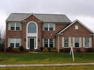 1022 Autumn Woods Dr, Coraopolis, PA 15108