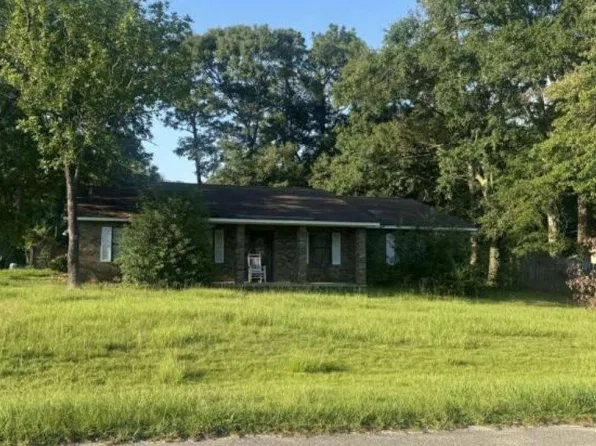 1860 Granato Dr W, Semmes, AL 36575