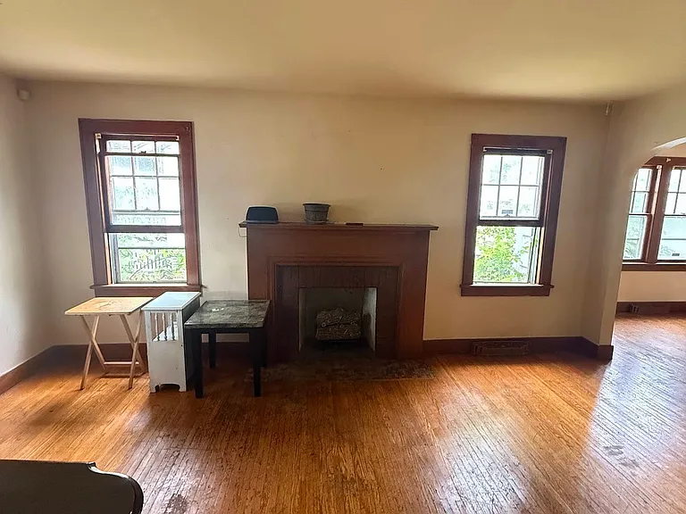 1073 W Packard St — Photo 6