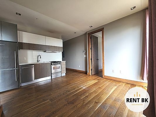 2nd image of 865 Willoughby Ave #5BC