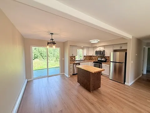 3 bed, 1168 sqft, $1,900 — Photo 4
