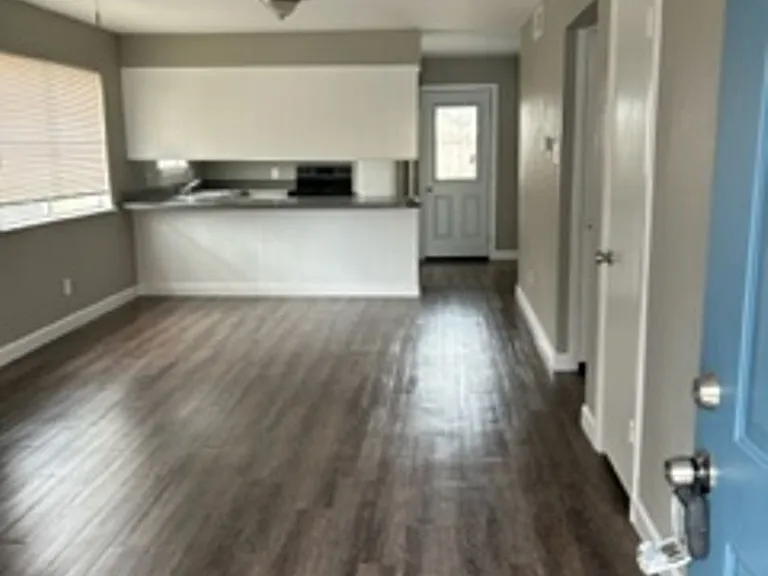 400 Donnell Dr — Photo 6