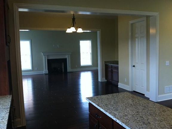 4th image of 4055 Chelsea Grn #63