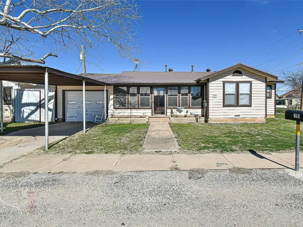 216 E 4th St, Baird, TX 79504