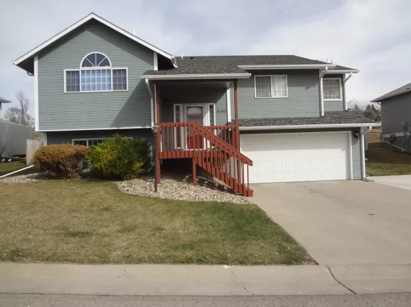 5140 Winterset Dr, Rapid City, SD 57702