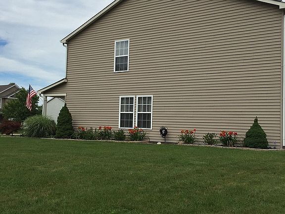 2nd image of 1063 King Maple Dr
