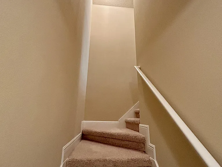 80 S Knightsbridge Ct — Photo 34