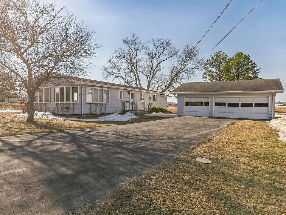810 SE 7th St, Grand Rapids, MN 55744 Zillow