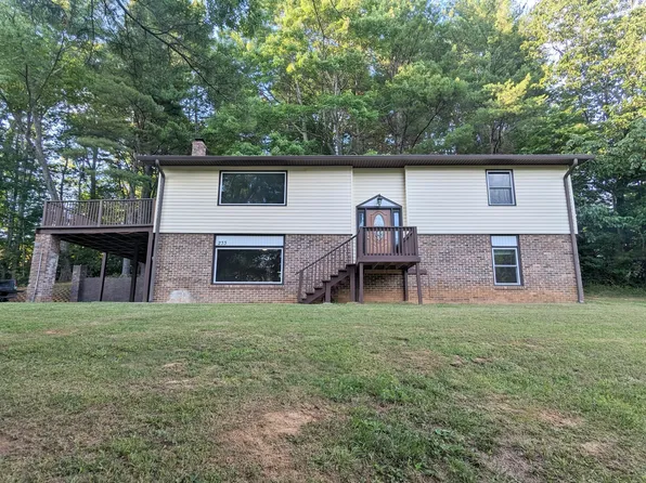 233 Cherokee Cir, Erwin, TN 37650