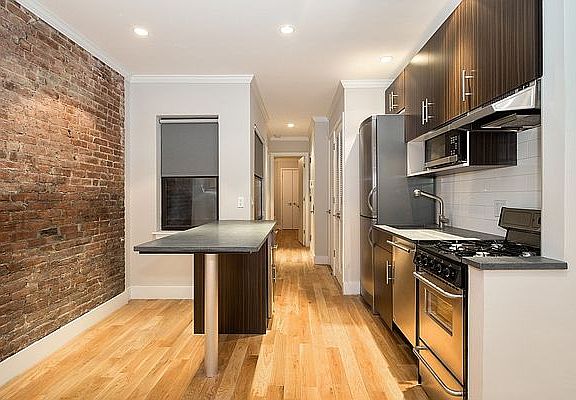 4th image of 515 W 47th St APT 3C