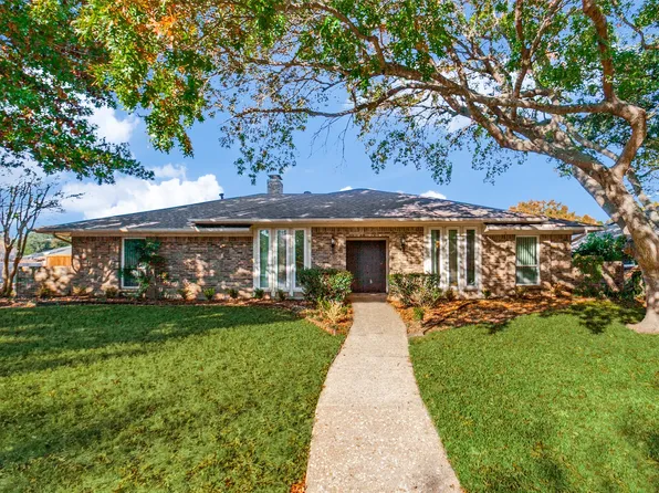 2401 Silver Holly Ln, Richardson, TX 75082