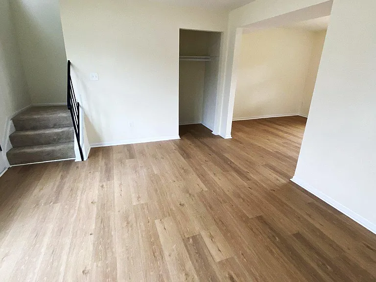 7707 Queens Park Rd — Photo 15