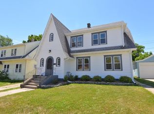 3211 Moorland Ave, Racine, WI 53405