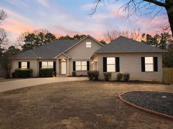 8 Aspen Cv, Maumelle, AR 72113