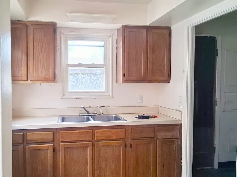4212 Wetzel Ave — Photo 6