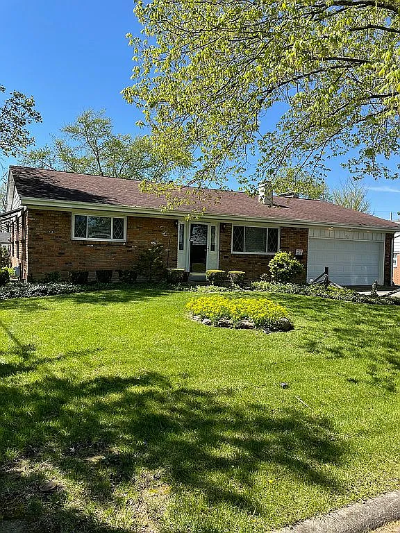 735 Holbrook Ave photo 1