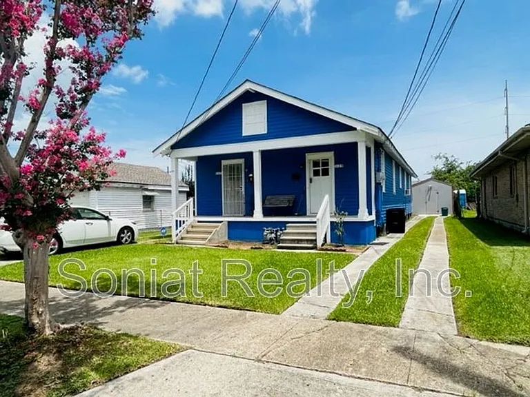 2129 Mandolin St — Photo 1