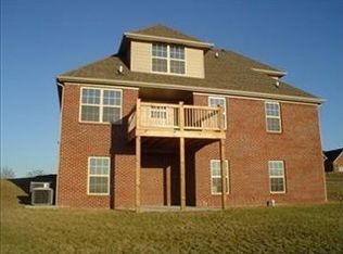 200 Hampton Hall Dr, Berea, KY 40403