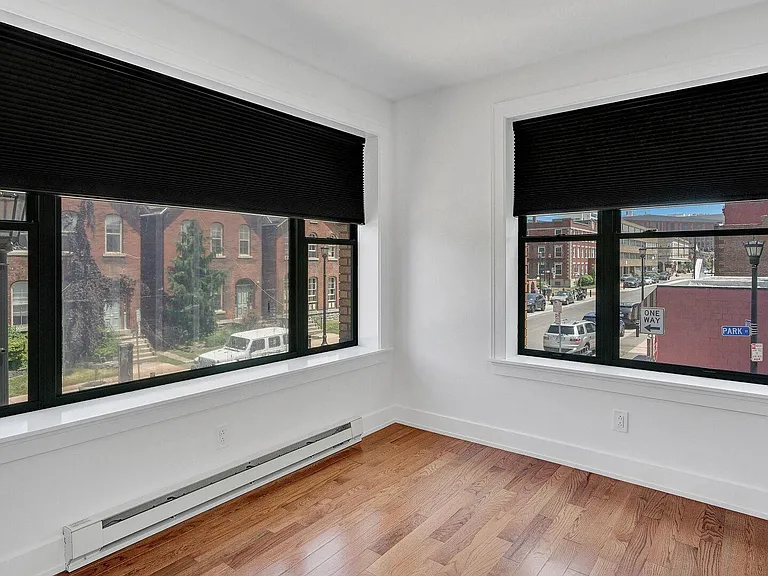 162 Allen St #4 — Photo 6