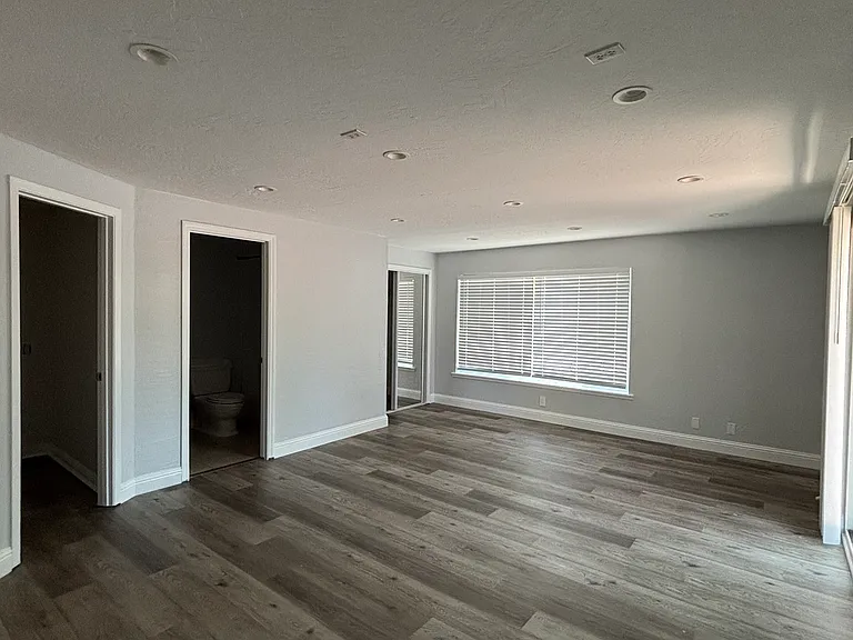 3172 San Clemente Ave — Photo 6