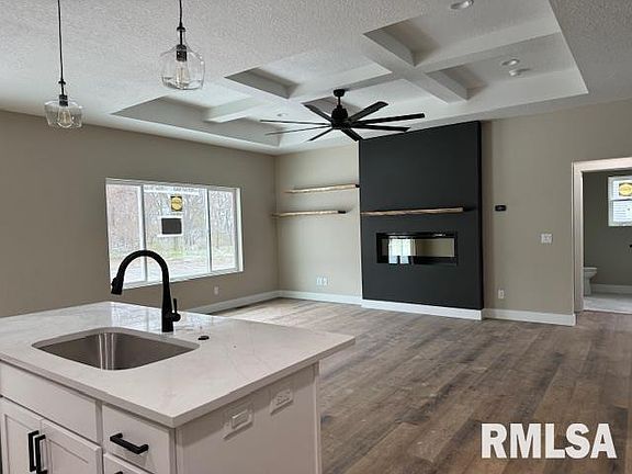 5th image of 4814 Willow Cir