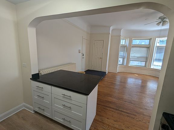 4th image of 5136 S Blackstone Ave APT 2F