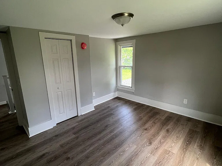 360 N 10th St — Photo 11