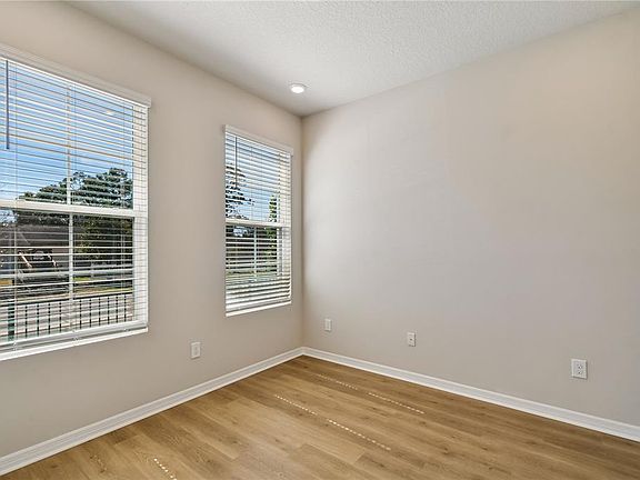 3rd image of 4337 Roush Ave