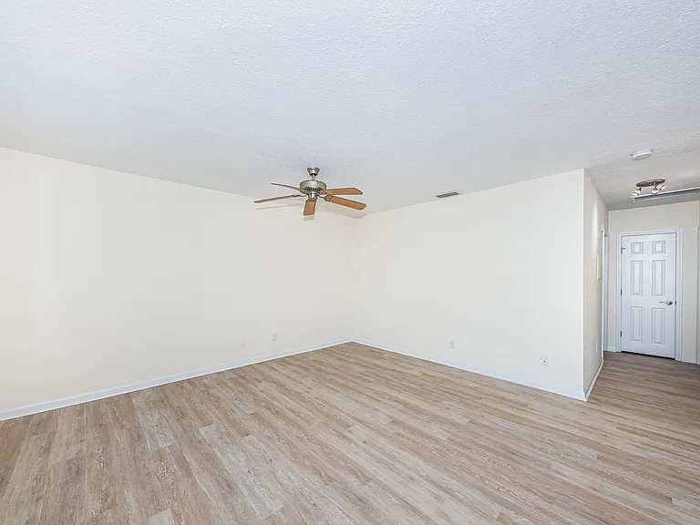 251 Pompano Dr SE #D — Photo 23