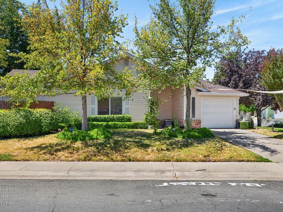 1st image of 8024 Deer Lake Dr