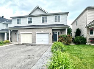 534 Devonwood Cir, Ottawa, ON K1T 4E5