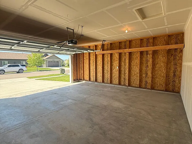 2057 Mahogany Ave — Photo 15
