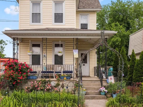 141 Spring Garden St, Riverside, NJ 08075
