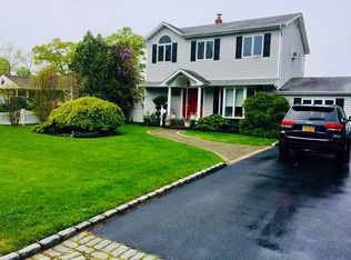 68 Meroke Ln, East Islip, NY 11730