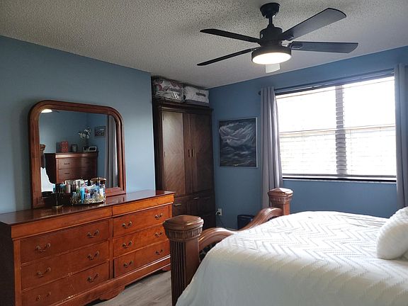 3rd image of 8076 Stirrup Cay Court
